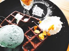 -莓园冰淇淋店