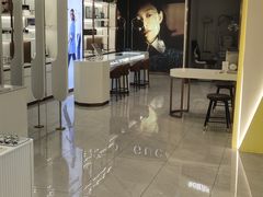 -J-Optical佳视明眼镜·蔡司视觉(青岛金茂览秀城店)