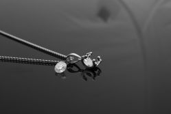 -威德钻石-克拉钻大本营(南京东路店)