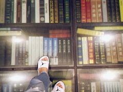 -钟书阁(松江泰晤士小镇店)