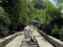 -高荡千年布依古寨旅游景区