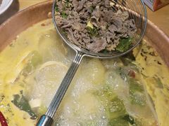 -洱火云南酸菜牛肉火锅(石景山当代商城店)