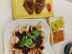 湖南土匪鸡翼-谭仔米线(皇庭广场店)