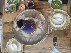 -毛辣果·贵州红酸汤牛肉火锅(西单店)