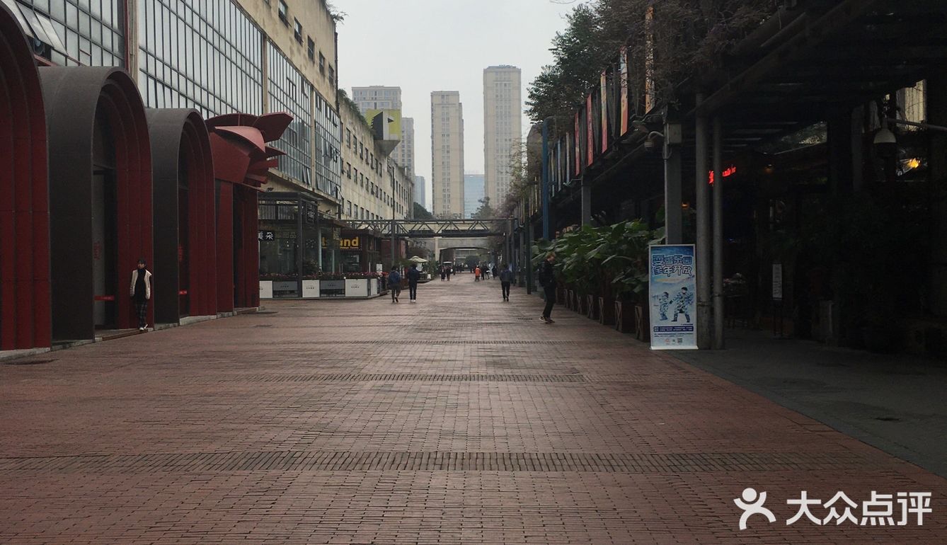 快来[胜利]东郊记忆公园看火车头🚄