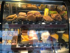 面包甜点陈列柜-星巴克(古象大酒店店)