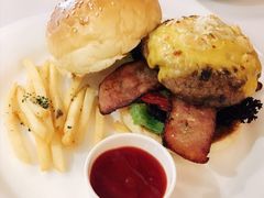 蓝纹干熟牛肉芝士汉堡-摩根扒房(桐梓林店)