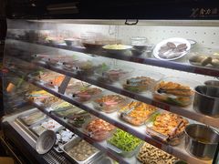 自助取餐区-马路牙子地桌烤肉(工体店)
