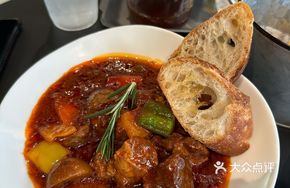 Red Bull Braised Beef Shank with Baguette