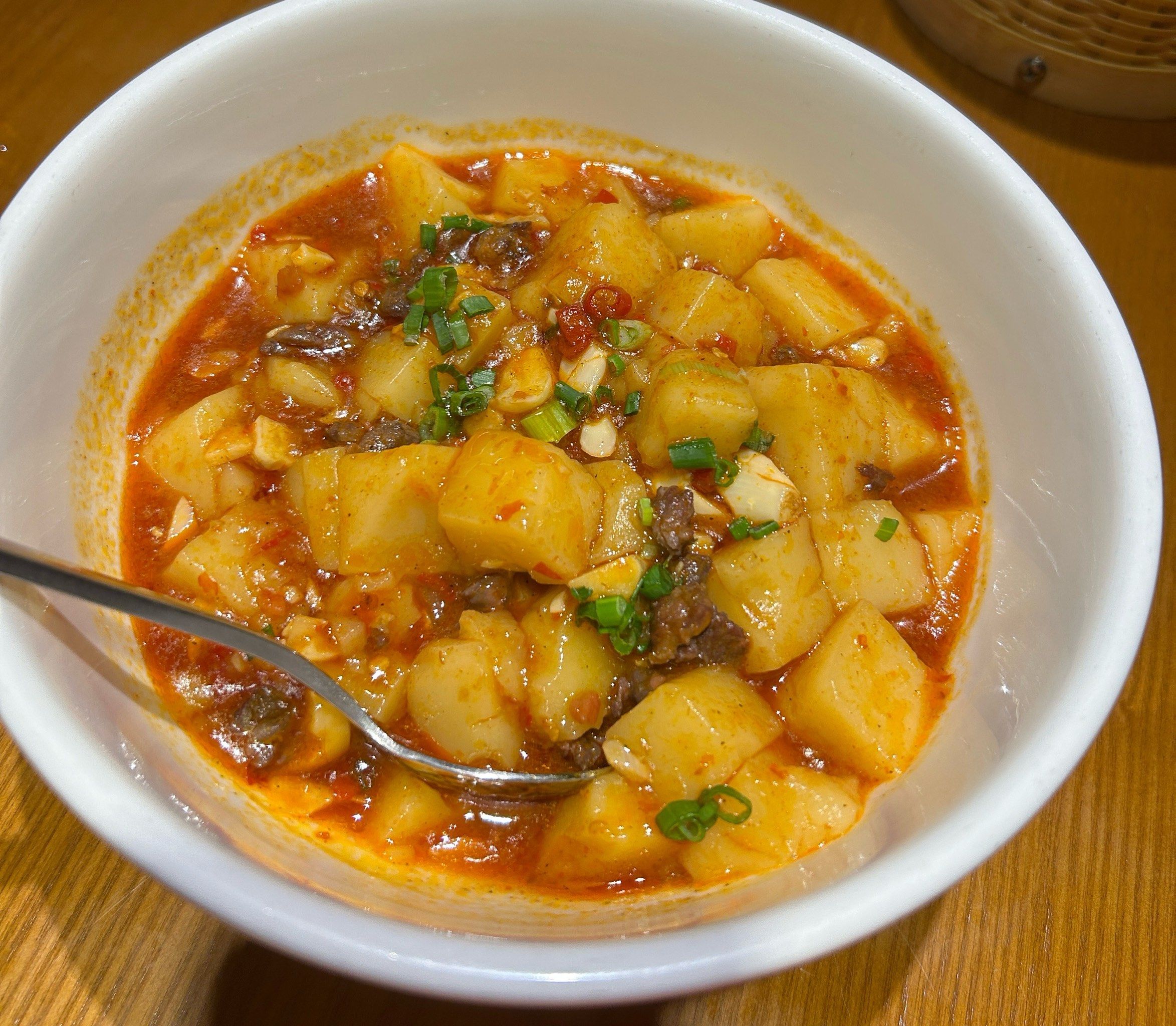 米豆腐剁椒味很香.牛肉风味不错,但很韧