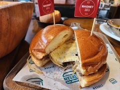 芝士拉丝和牛汉堡-Magnet磁食(静安大悦城店)