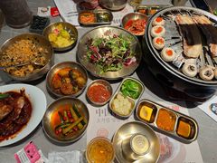 -草家酱蟹炭火烤肉店(珲春南路一店)