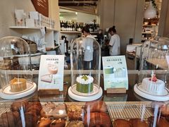 -VERIE BAKEHOUSE