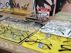 -零度眼镜·宝视友·蔡司依视路(吾悦花街店)