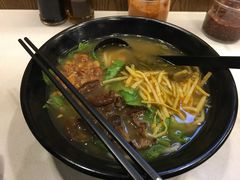 肥肠酸辣笋丝粉-桂在香知桂林米粉(红博中央公园店)
