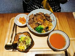-POKEE VIA&Brunch·维娅(重庆来福士店)