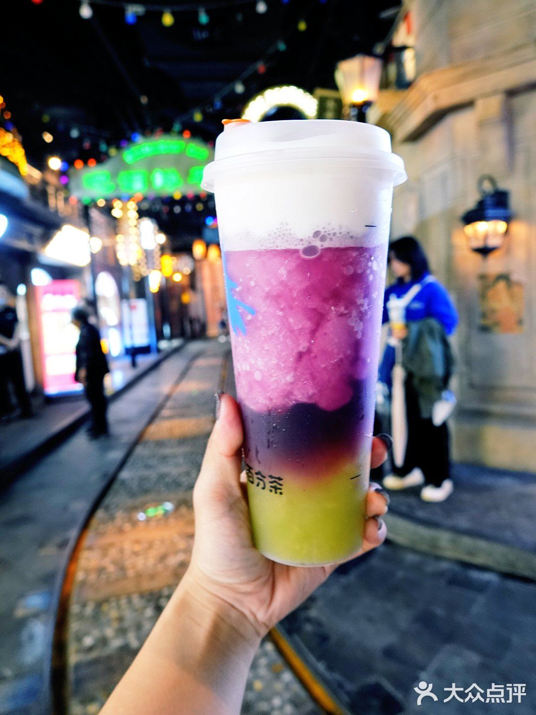 上海的风情街里喝奶茶是什么感觉