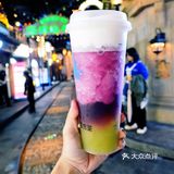 上海的风情街里喝奶茶是什么感觉