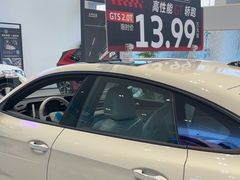 -上海冠松上汽大众4S店