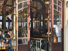 -Majestic Café