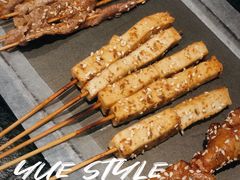 -何妹湿辣牛肉·粤式烧烤砂煲(桂雅路店)