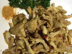 椒盐蘑菇-凯撒尔新疆特色主题餐厅(青山店)