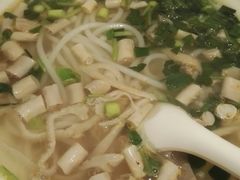 -遵义虾子张六羊肉粉(地王店)
