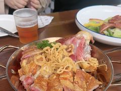 烤猪肘配酸菜和土豆泥-宝莱纳餐厅(滨江店)