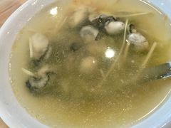 酸菜蚵仔汤-喷水鸡肉饭(北港店)