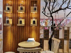 -霸王茶姬(金贸中路店)