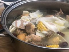 纯椰青汤底椰子鸡-派派茶客(金杏花园店)