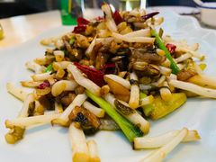 -魏铭鱼头捞饭(晋阳路店)