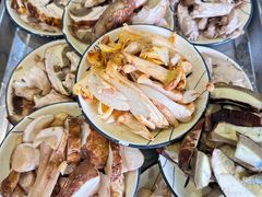 -杨记山珍鸡煲菌汤锅