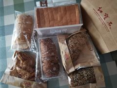 -红宝石·鲜奶小方·海派西点房(莘庄龙之梦店)