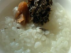 泉水砂锅粥配杂咸-潮汕味道·煮海餐厅(金麟大厦店)