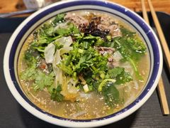 -云阿蛮云南生烫牛肉米线(奉贤路店)