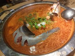 -野山舂·贵州现舂酸汤火锅(鸿通城店)