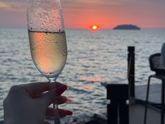 -Sunset Bar(丹绒亚路香格里拉店)