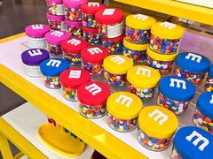 -m豆巧克力世界(上海世茂广场店)