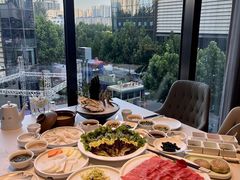 -洞庭洲·防空洞火锅·烧烤·铜锅涮肉(新百广场店)