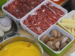 -杨老板·海鲜集市火锅·鲜切牛肉(中防万宝店)