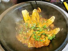 -人民公社铁锅炖·东北菜(卫国道店)