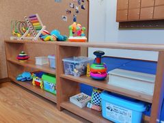 -抱抱熊托育中心(大悦城店)