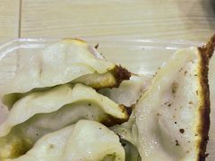 -黄阿姨锅贴大王(万航渡路店)