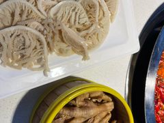 -茅草房·河畔园林火锅
