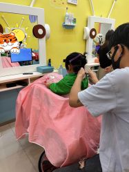 -爆米花儿童美发乐园