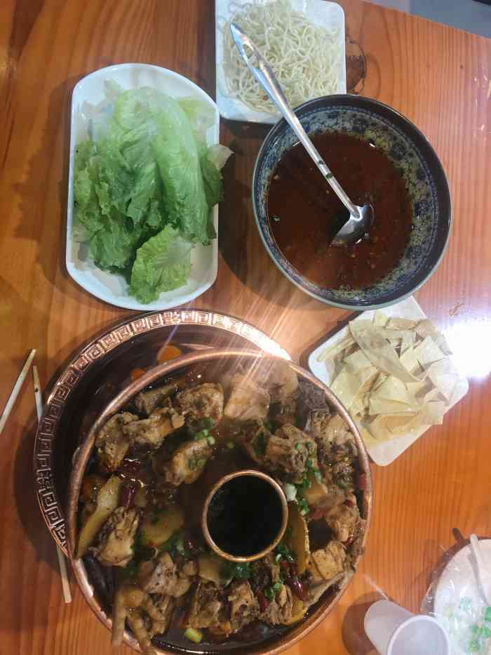 百易来火锅鸡(石牌岭店)-"6点过去的,排到56号,等了一个半小时,.