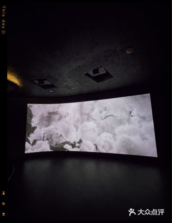 魔都陆家嘴｜沉浸式按摩天花板