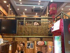 -老东镇啤酒屋海鲜加工·蒸汽海鲜·海鲜烧烤(台东店)