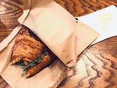 鸡蛋鸡肉可颂-星巴克(北新泾店)